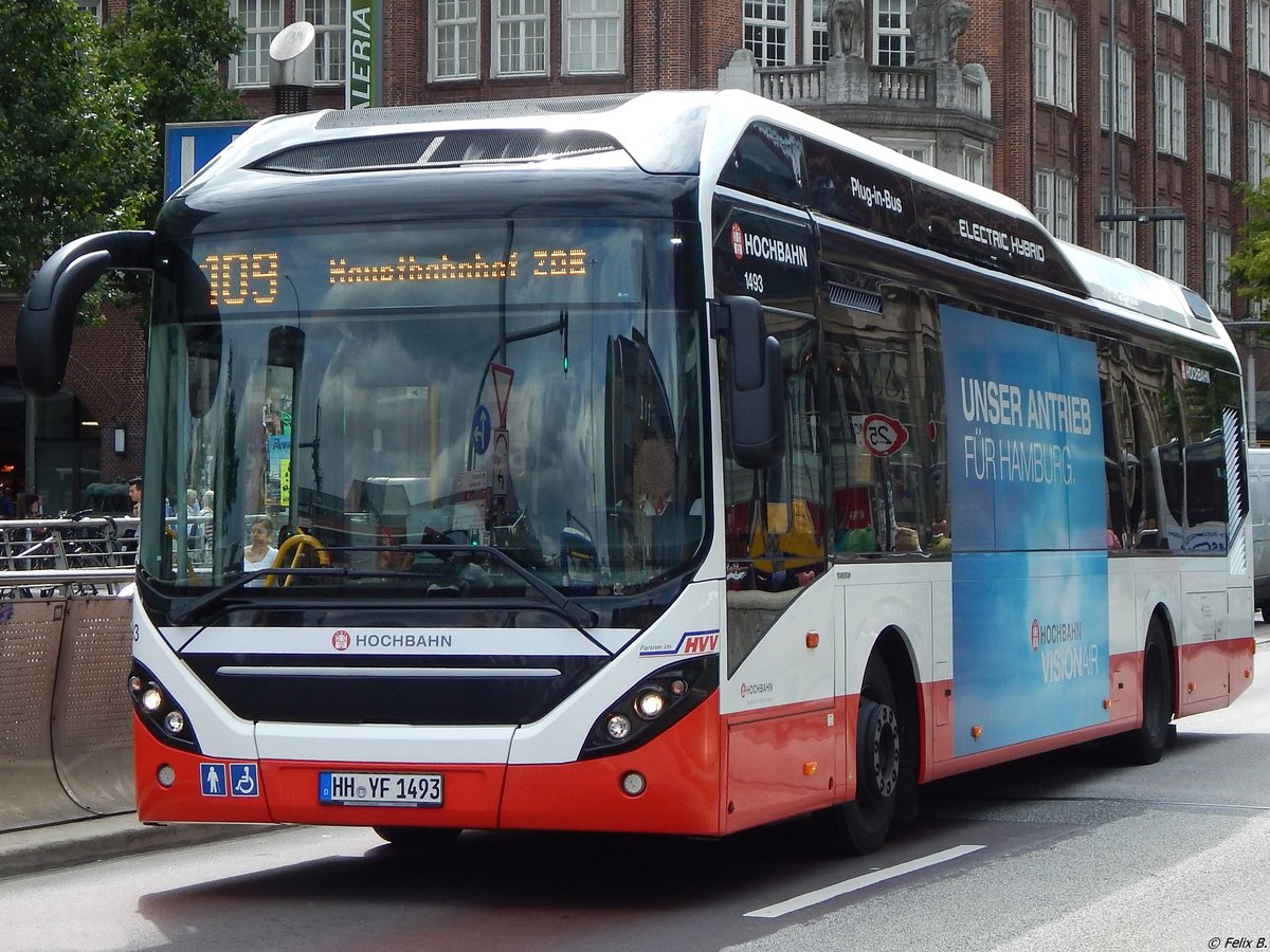 Volvo 7900 Hybrid der Hamburger Hochbahn AG in Hamburg.