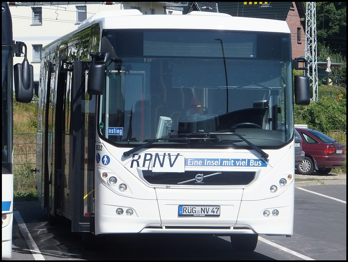Volvo 8900 der RPNV in Sassnitz .