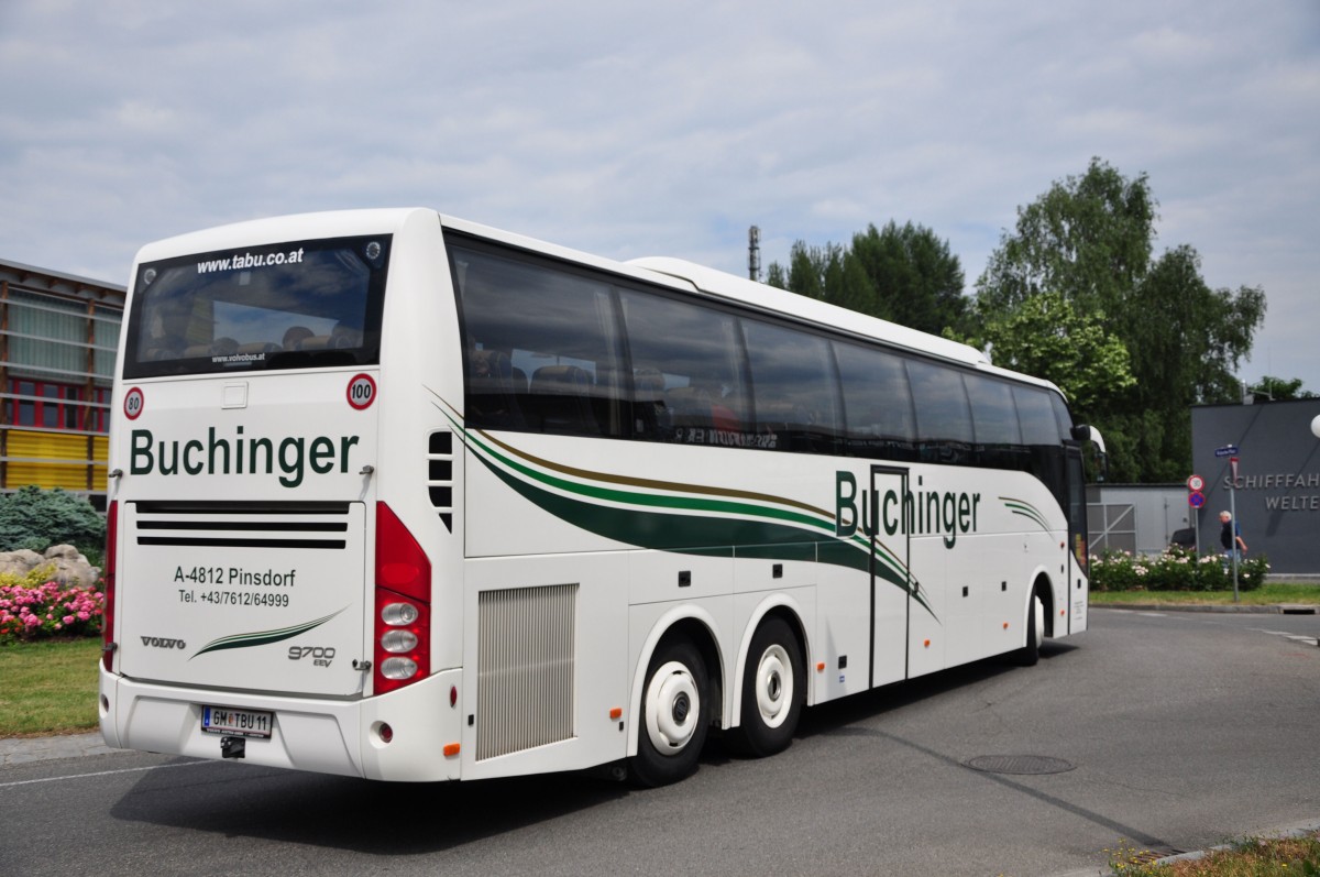 VOLVO 9700 von Buchinger Reisen aus �sterreich im Juni 2015 in Krems.
