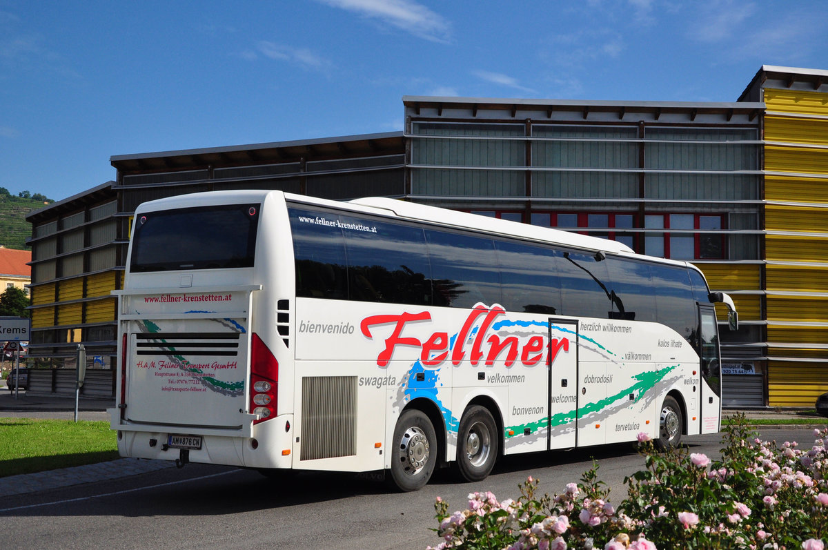 Volvo 9700 von Fellner Reisen aus Nieder�sterreich in Krems gesehen.