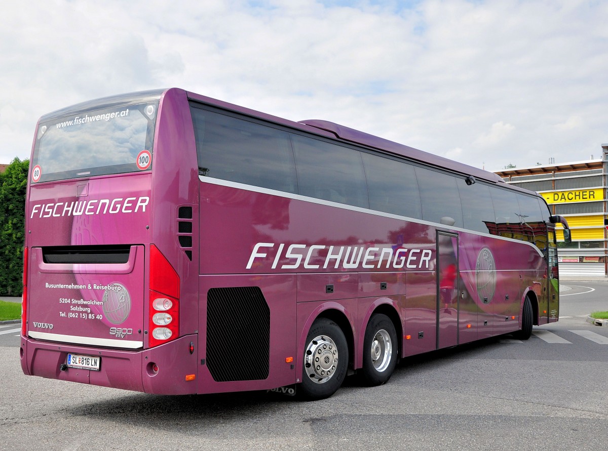 VOLVO 9700 von FISCHWENGER / �sterreich am 25.5.2013 in Krems an der Donau.