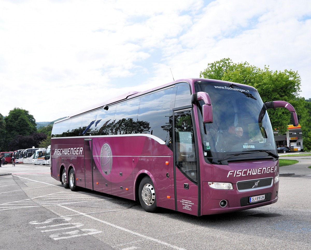 VOLVO 9700 von FISCHWENGER / �sterreich am 25.5.2013 in Krems an der Donau.