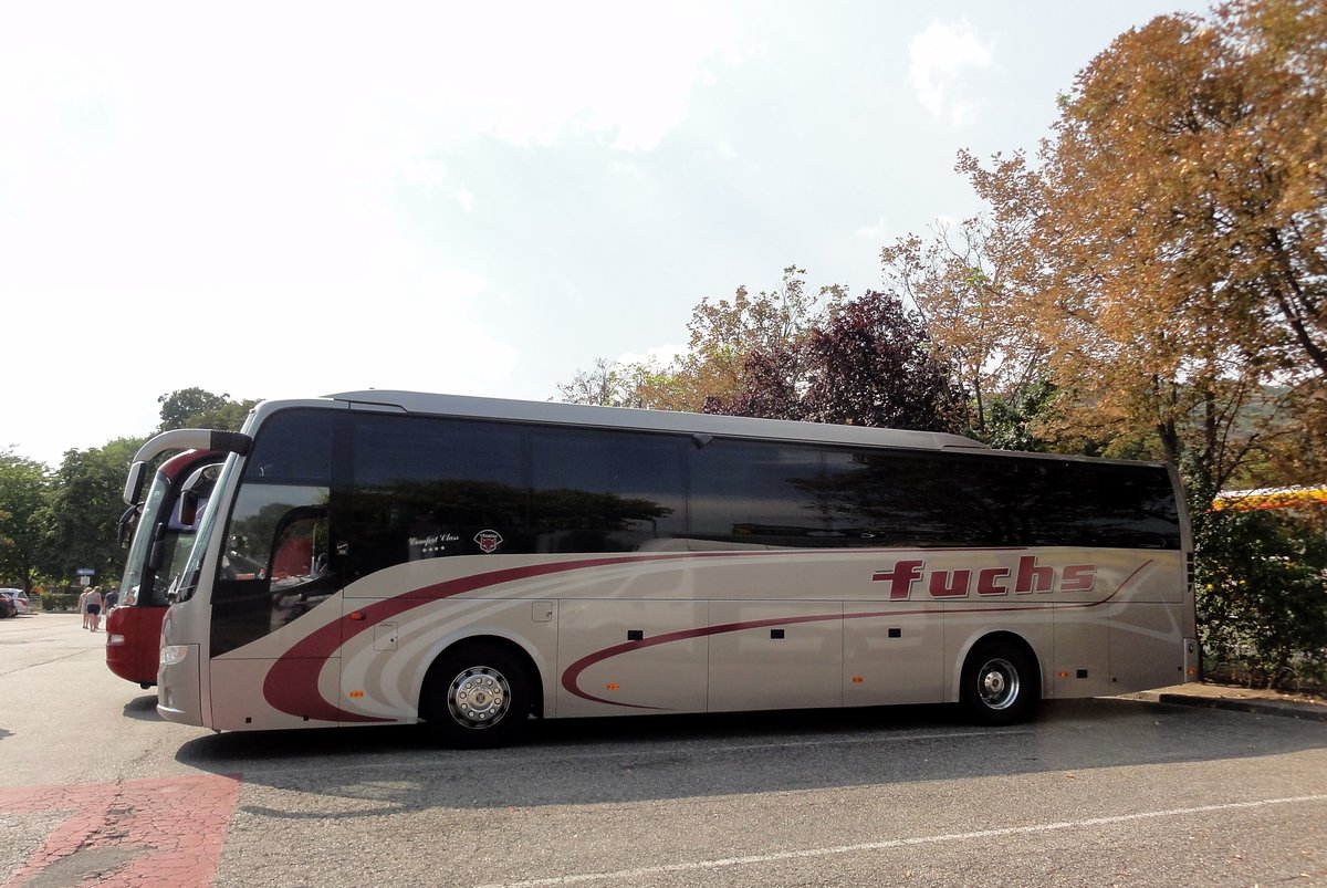 Volvo 9700 von Fuchs Reisen aus �sterreich in Krems gesehen.