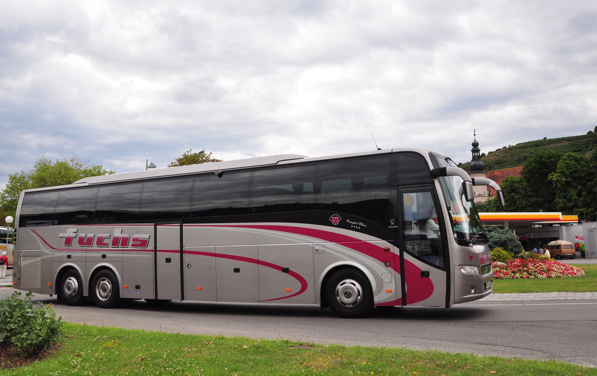 Volvo 9700 von Fuchs Reisen aus �sterreich in Krems gesehen.