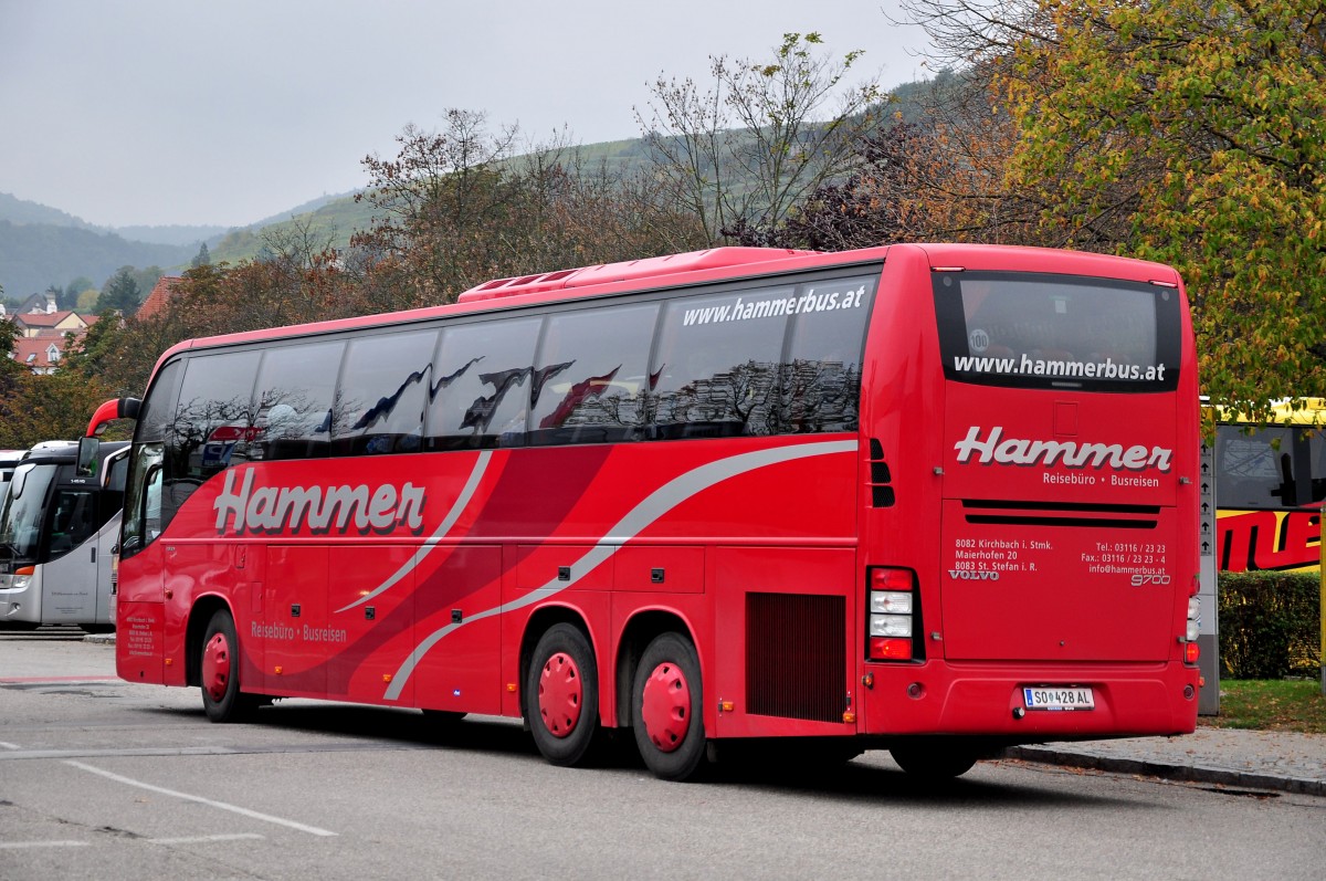 VOLVO 9700 von Hammer Reisen aus �sterreich am 11.Okt.2014 in Krems.