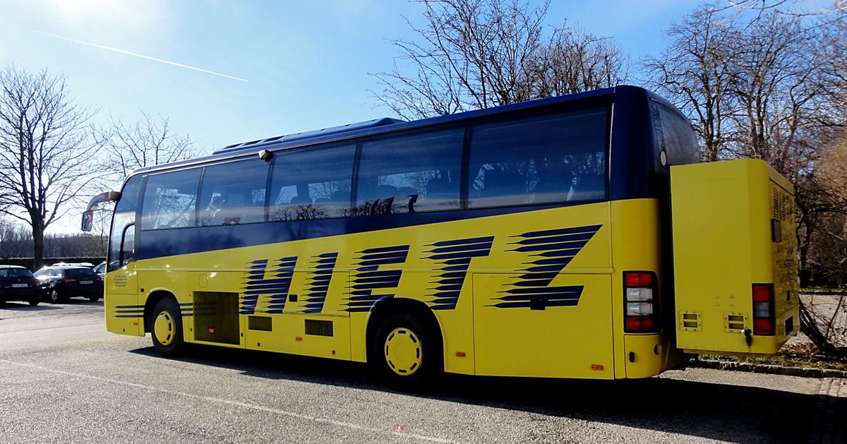 Volvo 9700 von Hietz Reisen aus �sterreich in Krems gesehen.