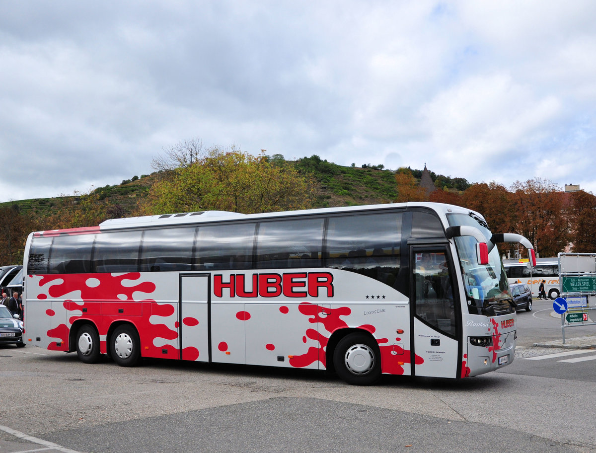 Volvo 9700 von Huber Reisen aus �sterreich in Krems.