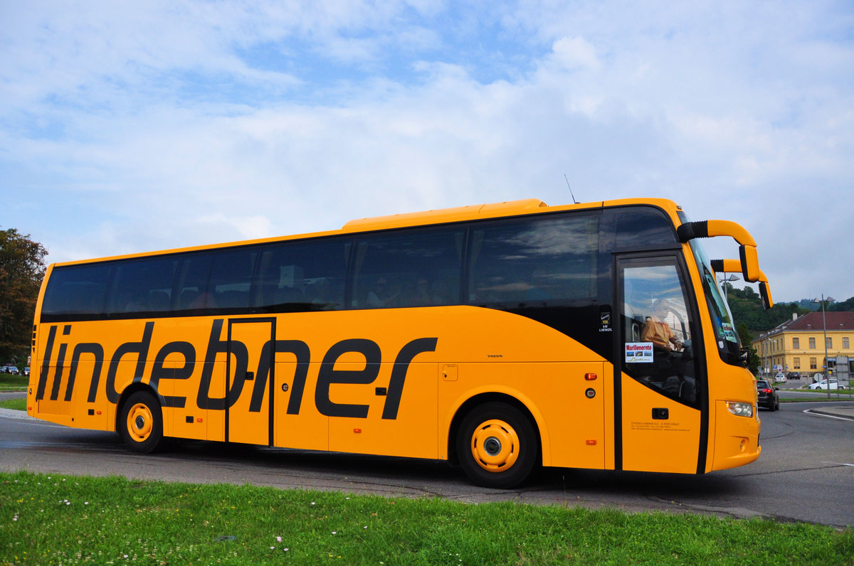 Volvo 9700 von Lindebner Reisen aus �sterreich in Krems gesehen.