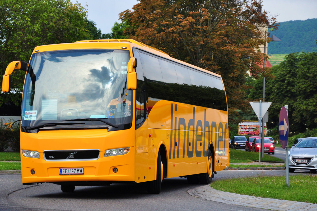 Volvo 9700 von Lindebner Reisen aus �sterreich in Krems gesehen.