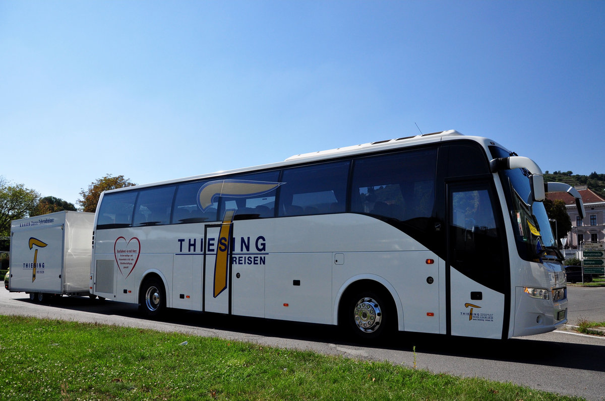 Volvo 9700 mit Radanh�nger von Thiesing Reisen aus der BRD in Krems gesehen.