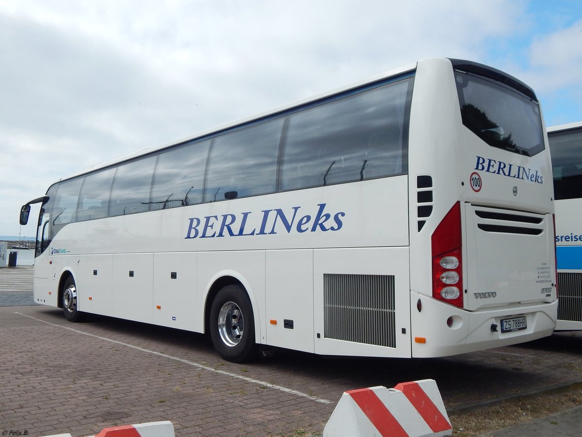 Volvo 9700 von Odra Travel aus Polen im Stadthafen Sassnitz.
