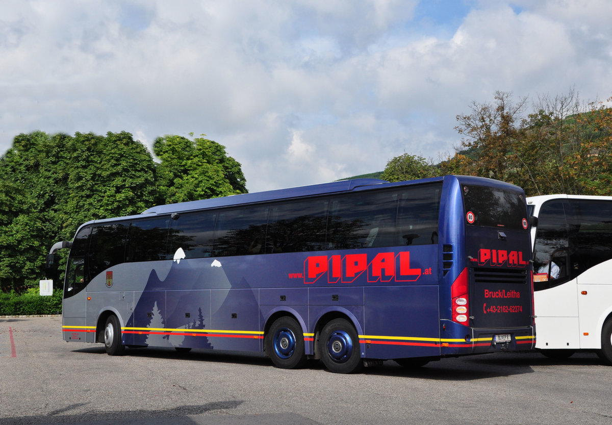 Volvo 9700 von Pipal Reisen aus �sterreich in Krems gesehen.