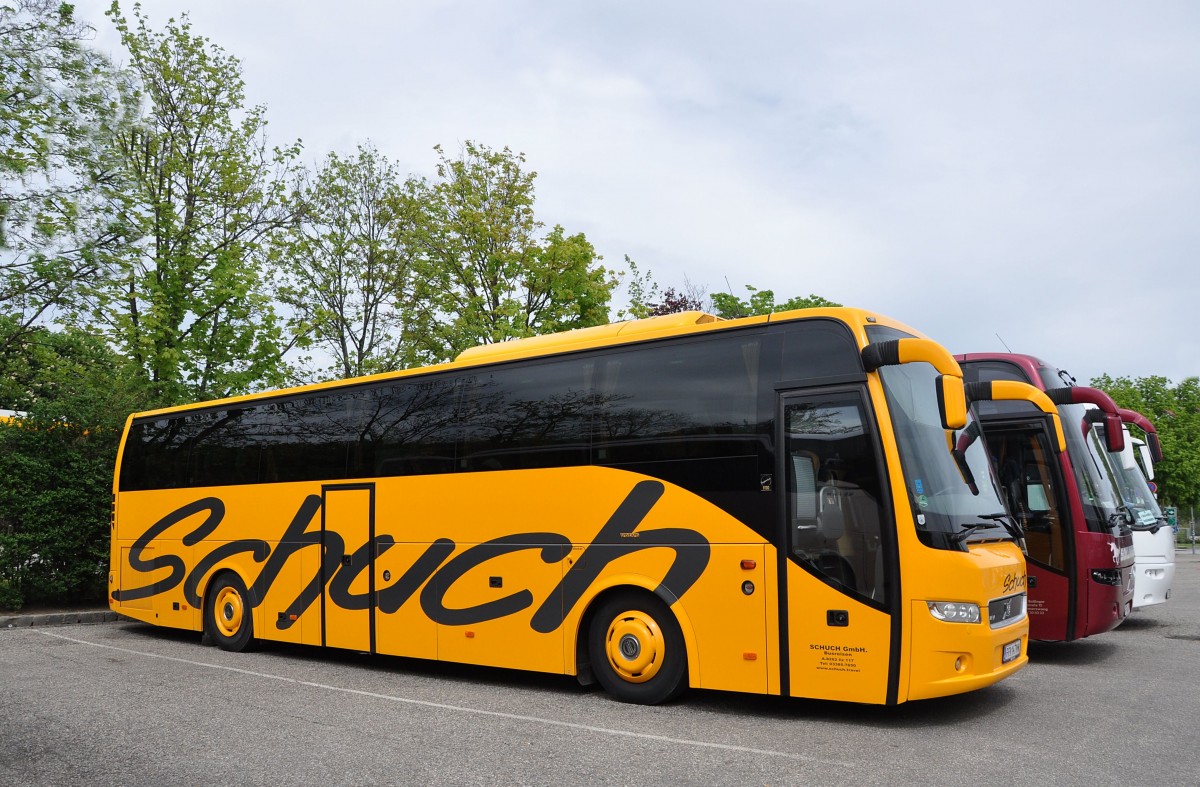 VOLVO 9700 von Schuch Reisen aus �sterreich am 4.5.2015 in Krems unterwegs.