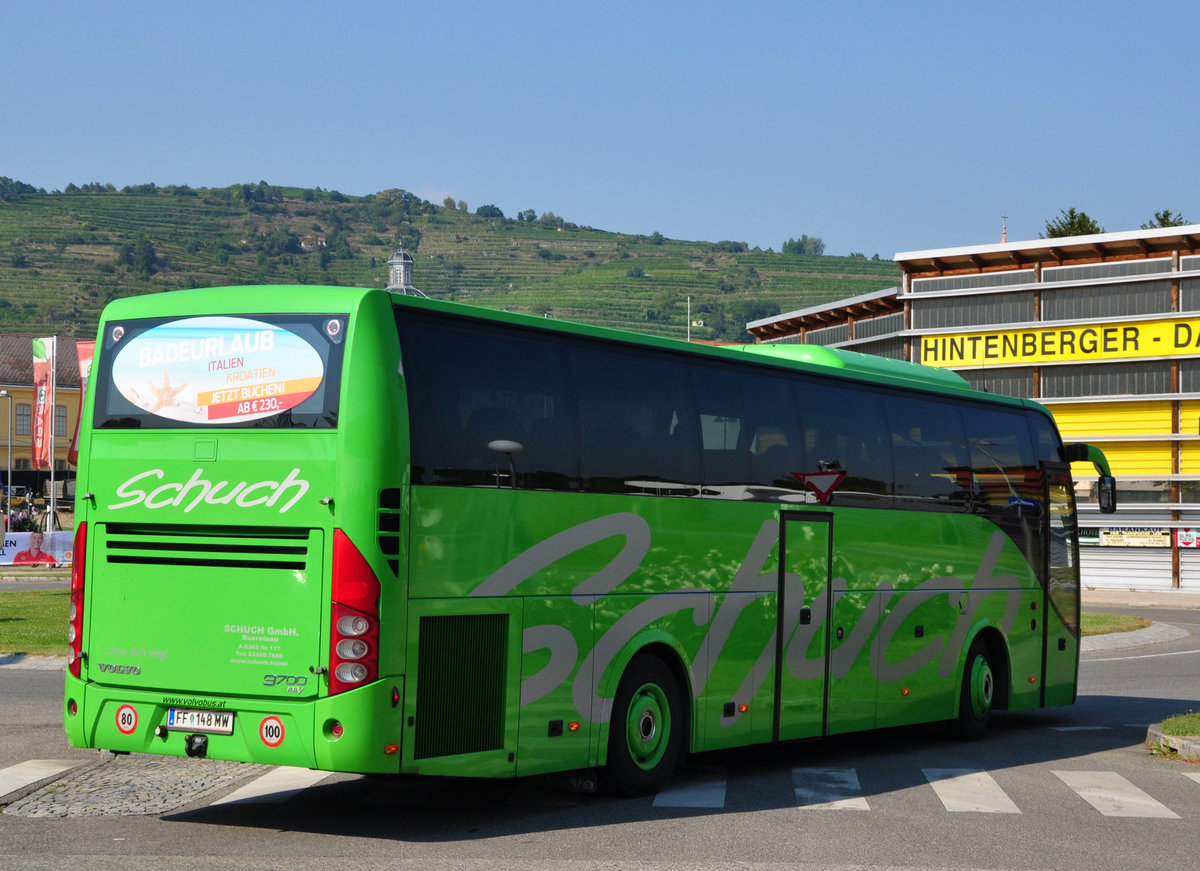 Volvo 9700 von Schuch Reisen aus �sterreich in Krems.