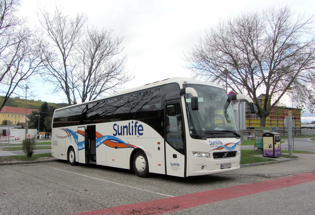 VOLVO 9700 von Sunlife Reisen aus �sterreich am 22.10.2014 in Krems.