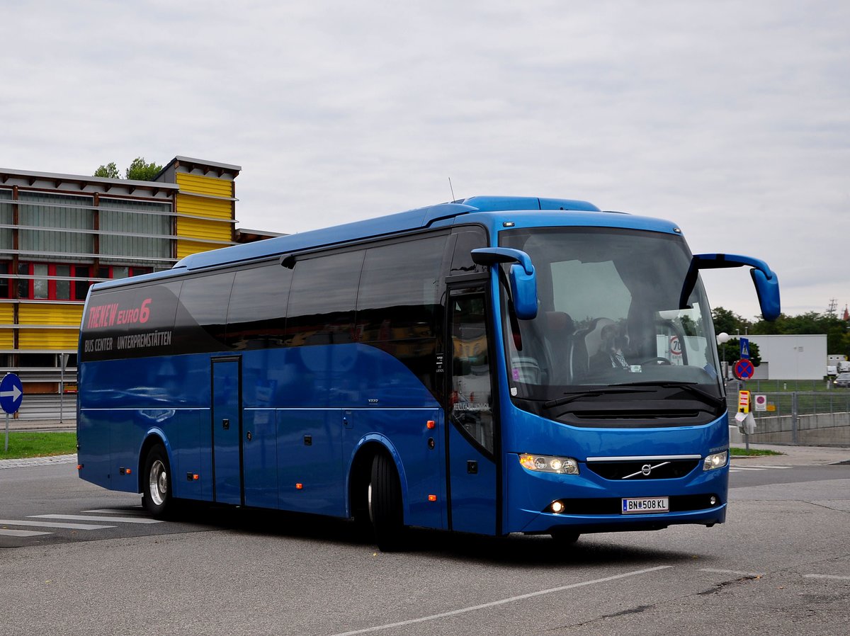 Volvo 9700 von Volvo �sterreich in Krems gesehen.