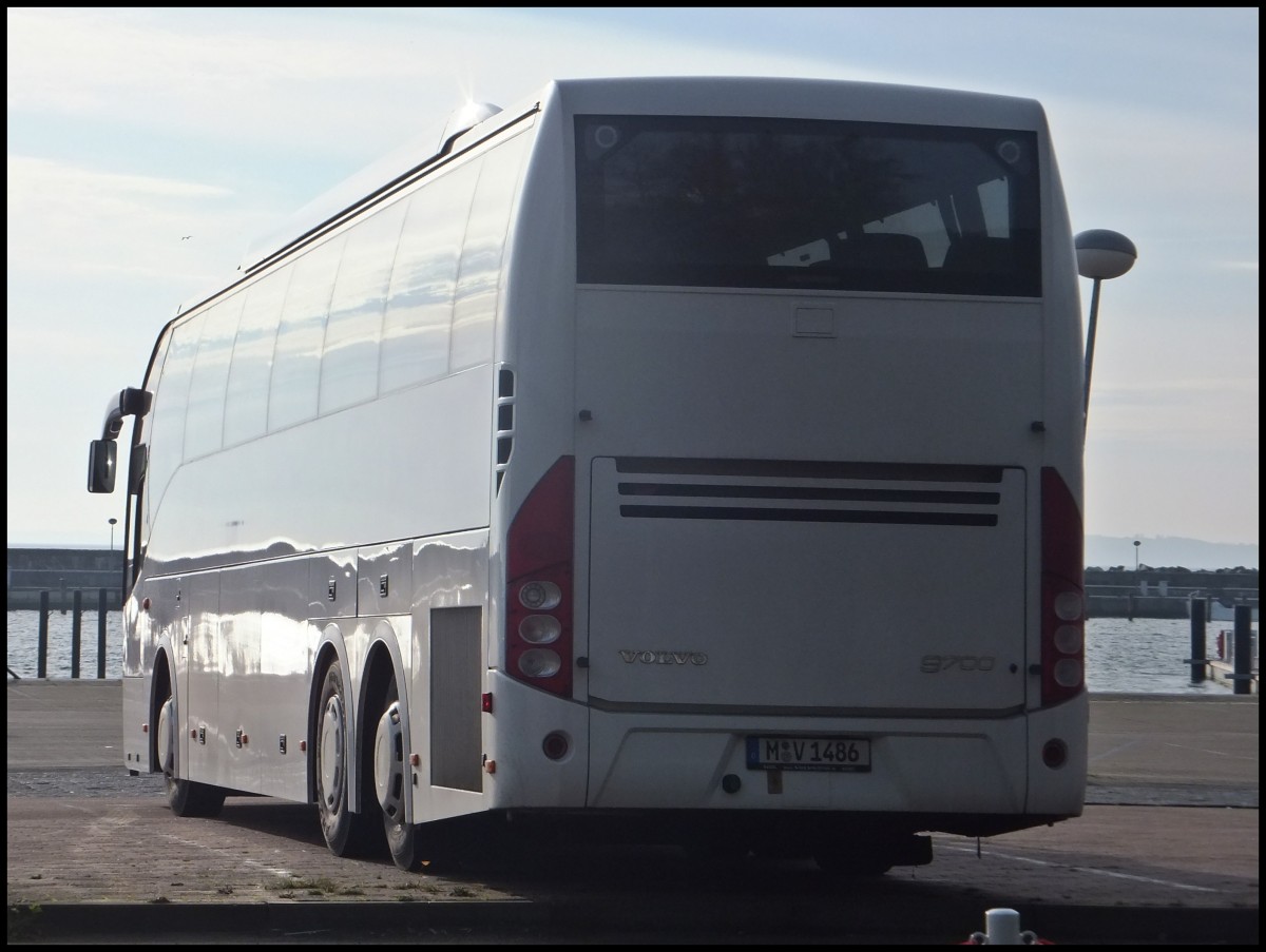 Volvo 9700 Vorf�hrbus aus Deutschland im Stadthafen Sassnitz.
