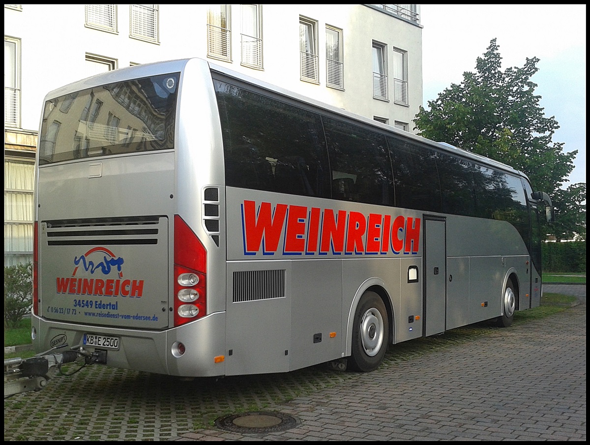 Volvo 9700 von Weinreich aus Deutschland mit Radanh�nger in Bergen.