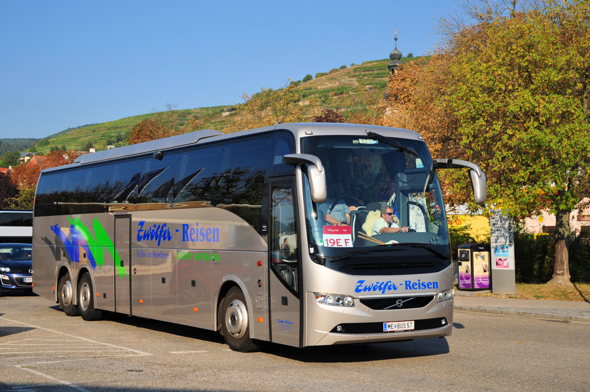Volvo 9700 von Zw�lfer Reisen aus �sterreich in Krems.