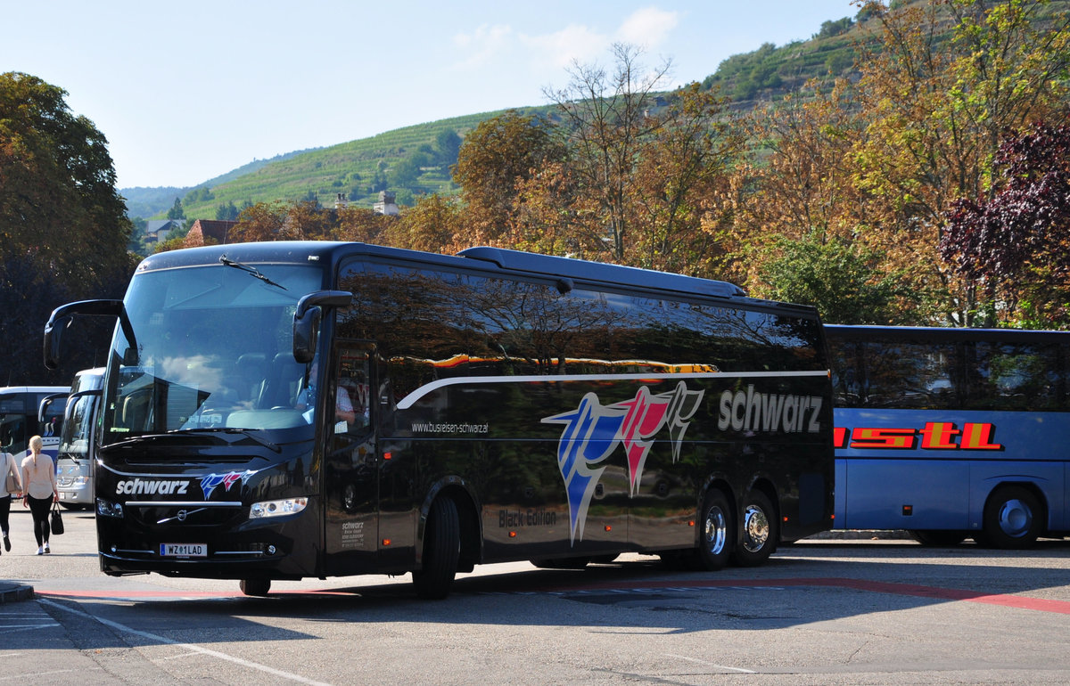 Volvo 9900 von Busreisen SCHWARZ aus �sterreich in Krems.