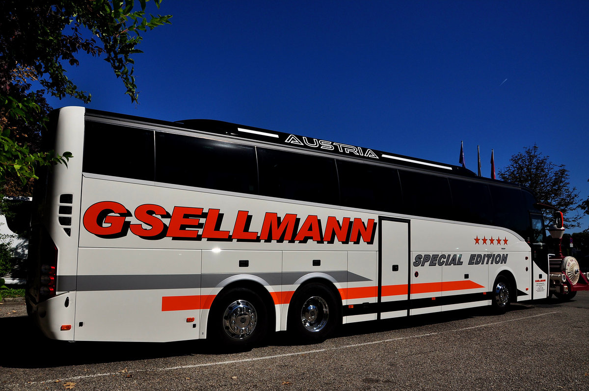 Volvo 9900 von GSELLMANN Reisen aus �sterreich in Krems gesehen.