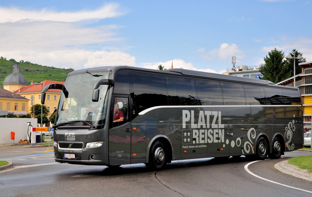 Volvo 9900 von Platzl Reisen aus �sterreich am 12.Juli 2014 in Krems.