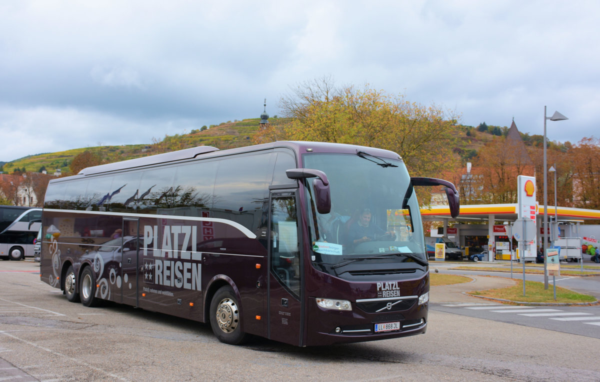 Volvo 9900 von Platzl Reisen aus �sterreich in Krems.