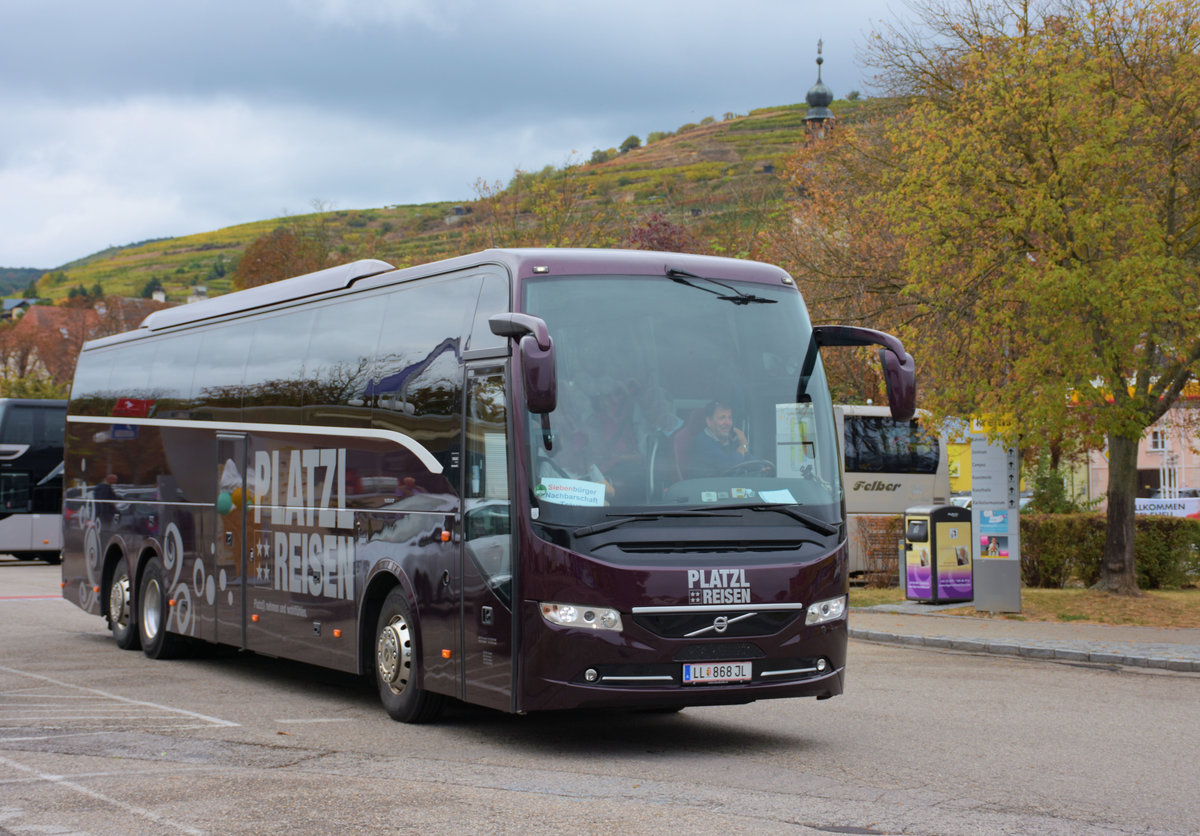 Volvo 9900 von Platzl Reisen aus �sterreich in Krems.