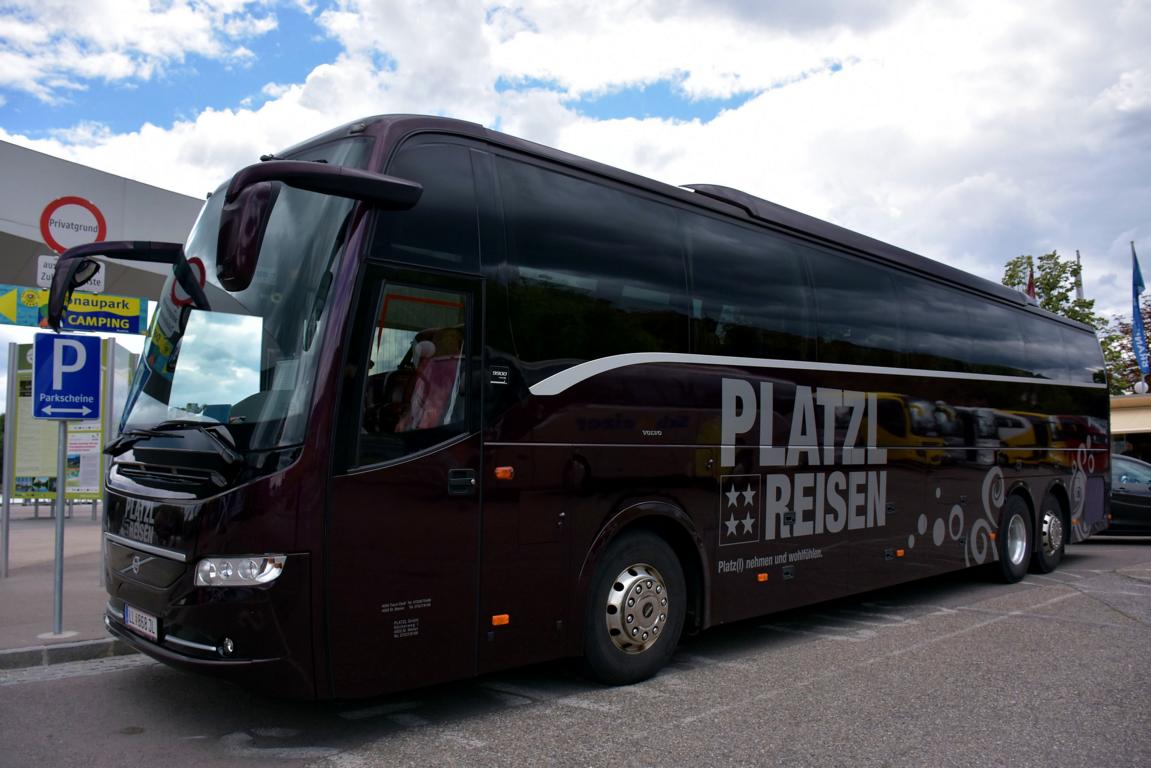 Volvo 9900 von Platzl Reisen aus �sterreich 2017 in Krems.