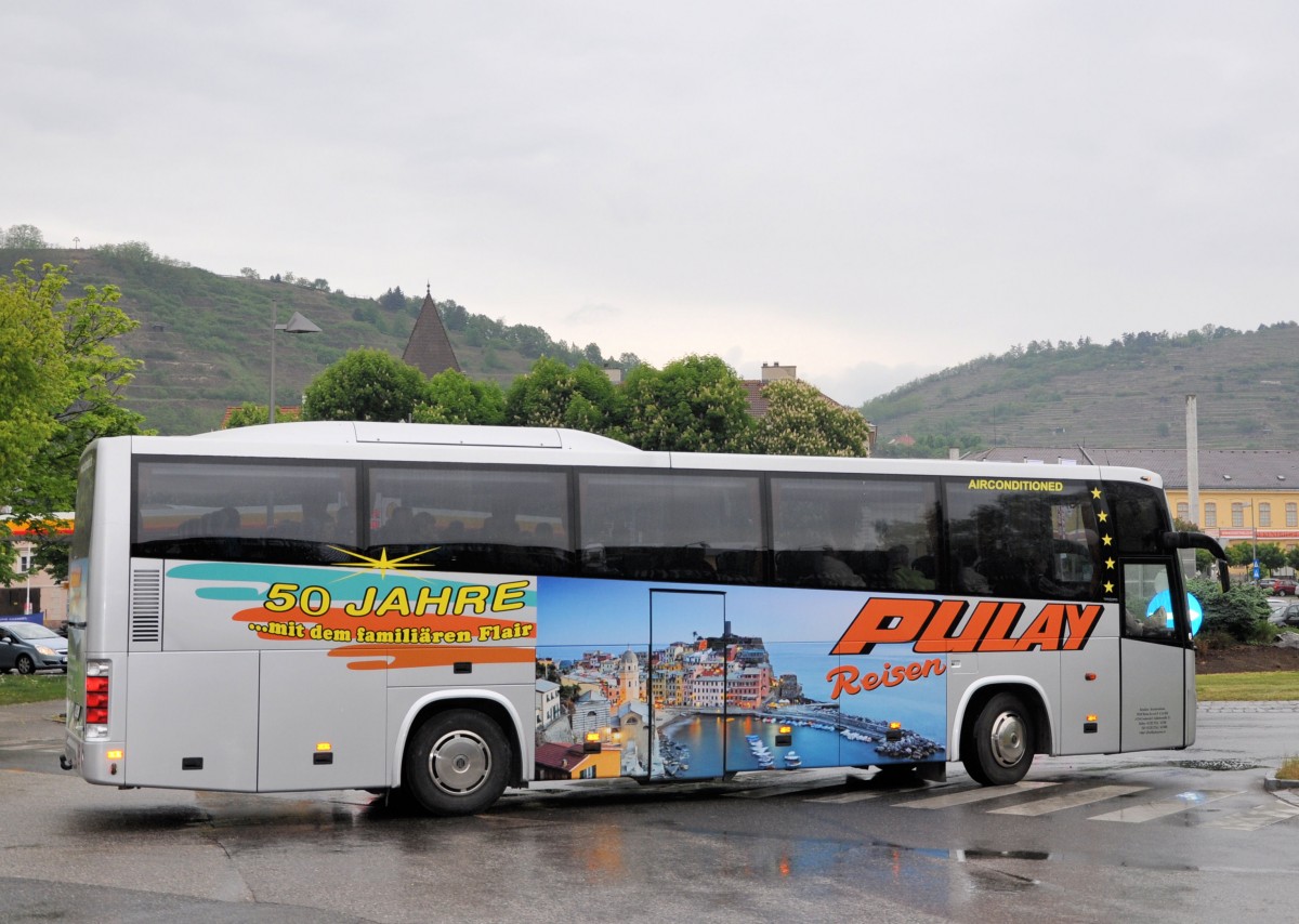 Volvo 9900 von Pulay Busreisen aus �sterreich im Mai 2014 in Krems gesehen.