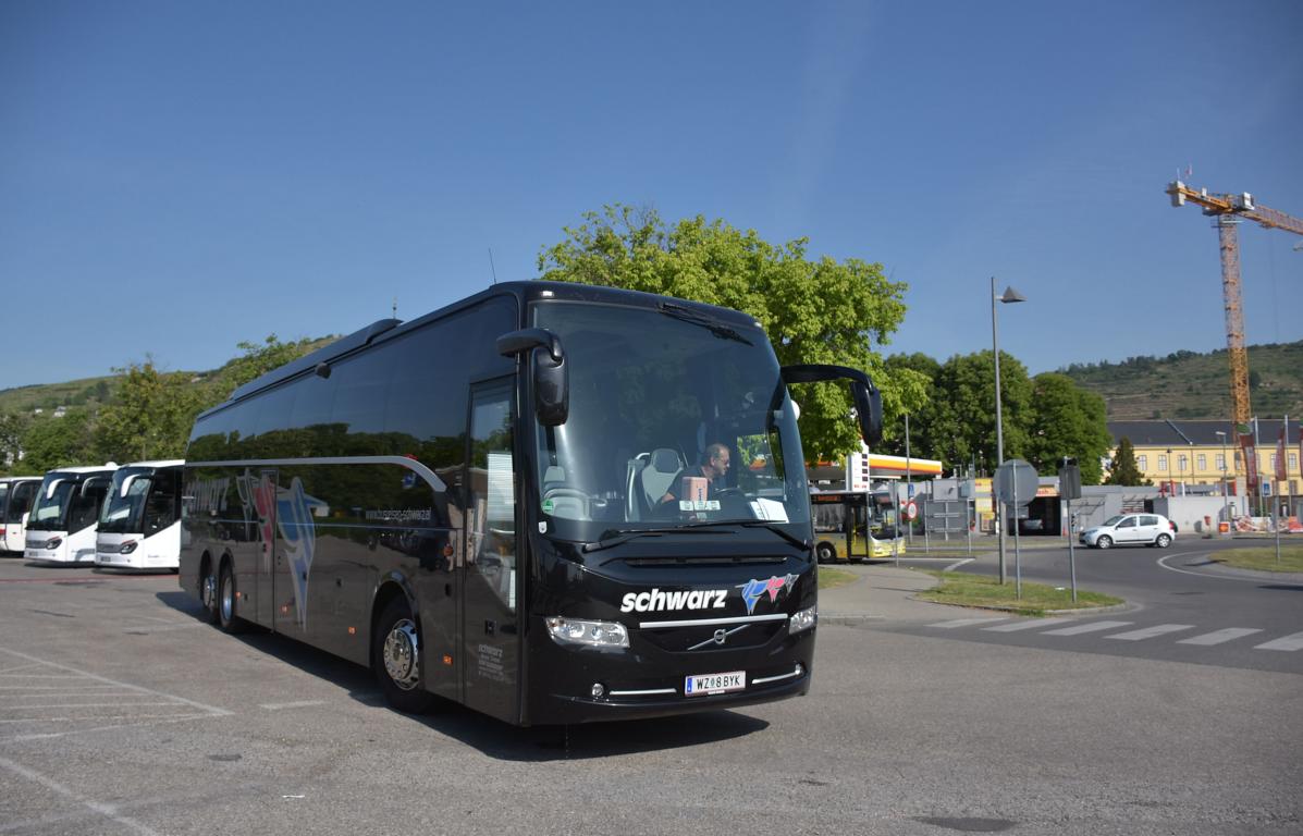 Volvo 9900 von SCHWARZ Reisen aus �sterreich.