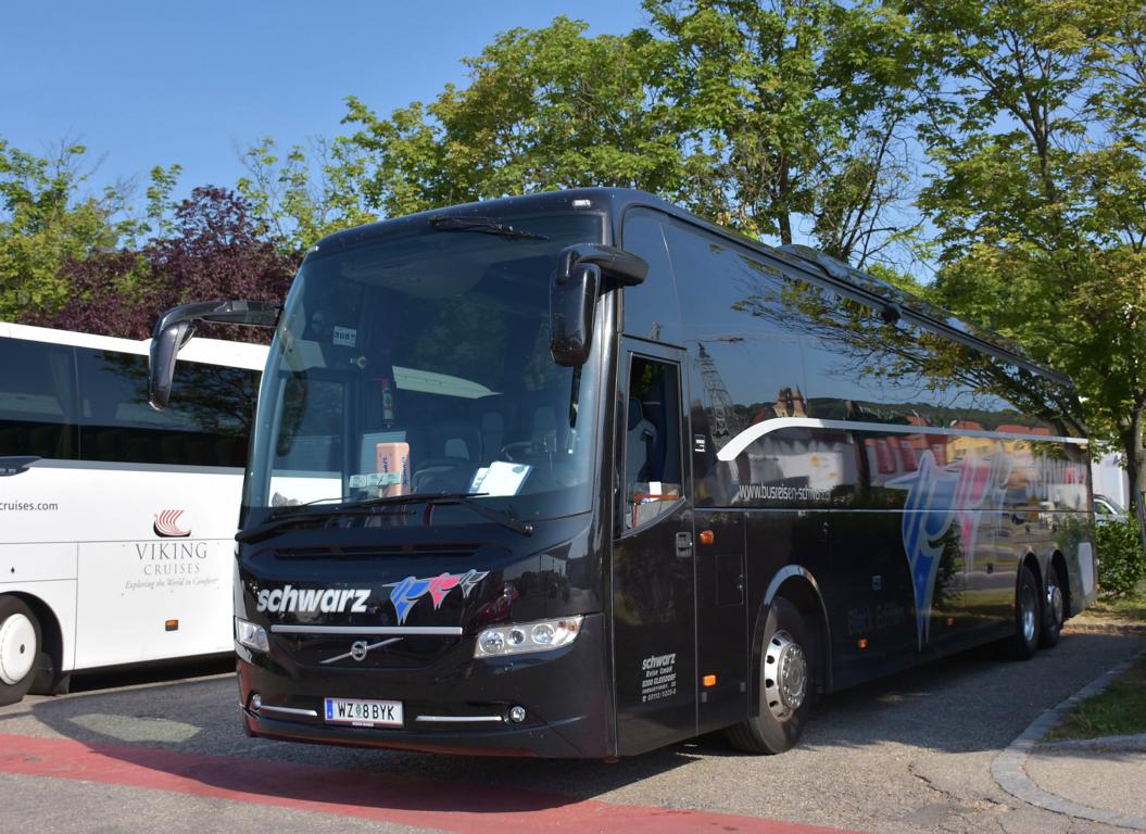 Volvo 9900 von SCHWARZ Reisen aus �sterreich.