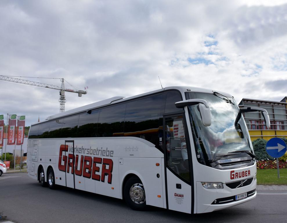 Volvo 9900 von den Verkehrsbetrieben GRUBER aus �sterreich in Krems.