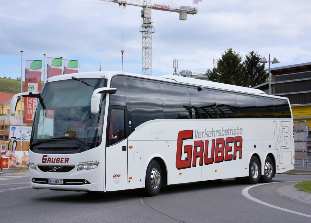 Volvo 9900 von den Verkehrsbetrieben GRUBER aus �sterreich in Krems.