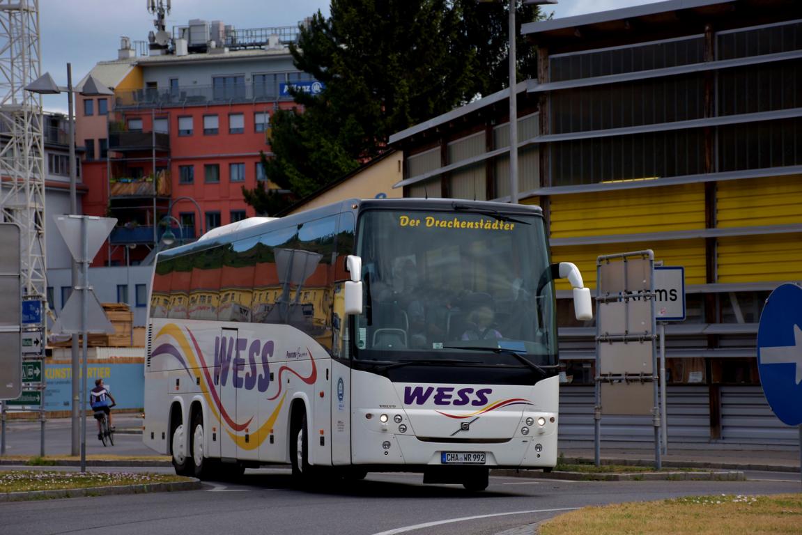 Volvo 9900 von WESS Reisen aus der BRD 06/2017 in Krems.