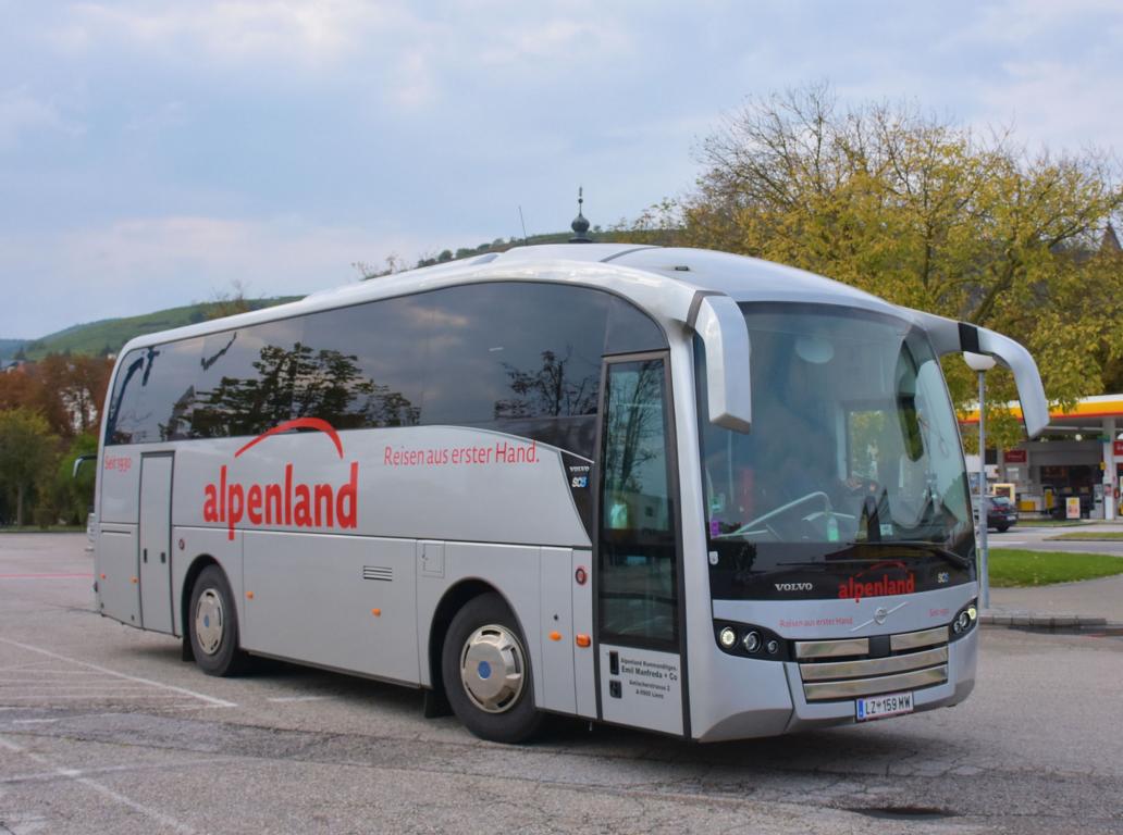 Volvo B8R SC5 Sunsundegui von Alpenland Reisen aus �sterreich 09/2017 in Krems.