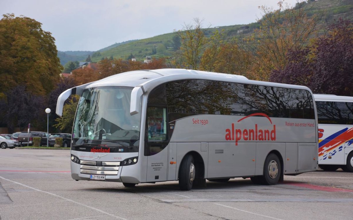 Volvo B8R SC5 Sunsundegui von Alpenland Reisen aus �sterreich 09/2017 in Krems.