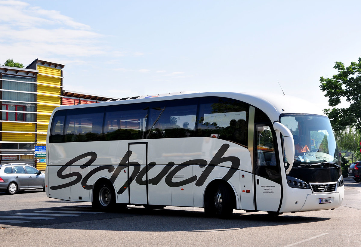 Volvo Sunsundegui von Schuch Reisen aus �sterreich in Krems gesehen.