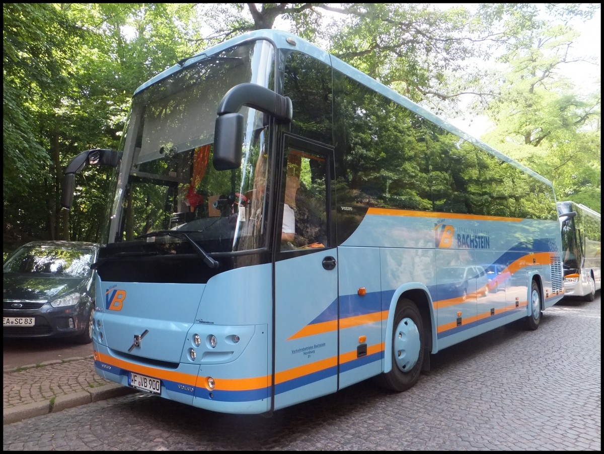 Vovo 9900 der Verkehrsbetriebe Bachstein bei der Wartburg.