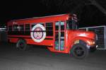 ein alter Schoolbus als Werbefahrzeug f�r den SV Wehen-Wiesbaden, Dezember 2015