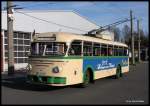 In der sp�ten Nachmittagssonne pr�sentiert sich der Oldtimer O-Bus 59 der Stadtwerke Solingen am 12.5.2015 im dortigen Betriebshof.
