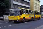 Am 4.7.1988 war dieser Mercedes Gelenkbus noch im t�glichen Personenverkehr  wie hier in Gie�en anzutreffen.