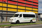 Kleinbus Mercedes Sprinter vonKerschbaum Reisen aus �sterreich in Krems gesehen.
