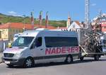 Mercedes Sprinter mit einem Radanh�nger von NADERER Reisen aus �sterreich 06/2017 in Krems.