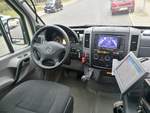 Der Fahrerarbeitsplatz eines Mercedes Sprinter der Neubrandenburger Verkehrsbetriebe in Neubrandenburg.