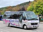 Kleibus MERCEDES O 818 von Ewald P�TZ Reisen / �sterreich im September 2014 in Krems.