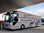 MAN Reisebus von PALLASSER/�sterreich am 12.7.2013 in Krems an der Donau.