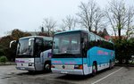 2 Mercedes O 404 von Piffl Reisen aus Nieder�sterreich in Krems gesehen.