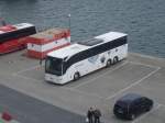 Mercedes Tourismo von der AOK-Klinik R�gen im Stadthafen Sassnitz.