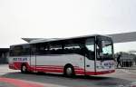 MERCEDES BENZ TOURISMO von RIETZLER Reisen aus �sterreich am 27.4.2013 in Krems unterwegs.